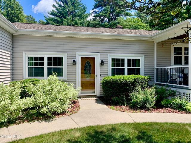 15 Algonquin Drive