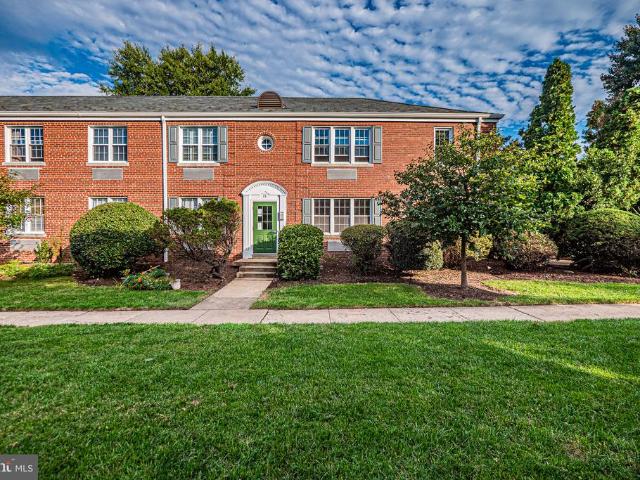 15 Auburn Court # D