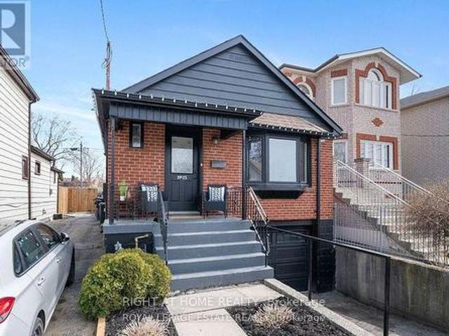 15 August Avenue, Toronto, ON, M1L 3M8 house for sale | Listing ID E13783 | Royal LePage