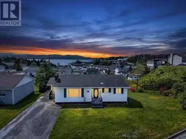 15 Bayview Drive, Southern Harbour, NL, A0B 3H0 house for sa.