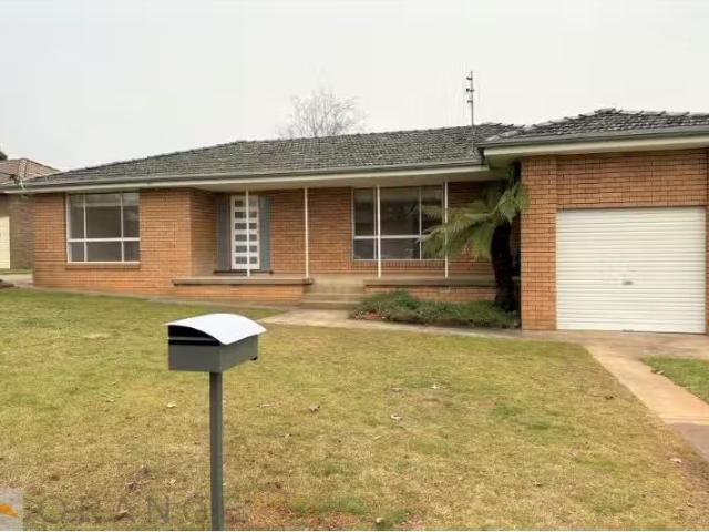 15 Benelong Place, Orange House for rent Listed by Imani Pugh.