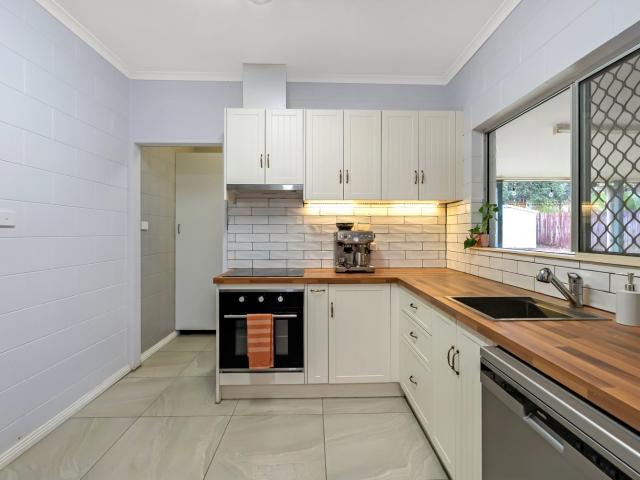 15 Beagle CloseBentley Park QLD 4869, Australia