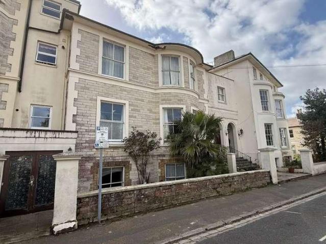 15 bed house for sale