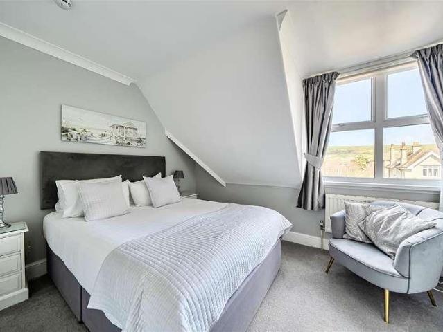 15 bed house for sale