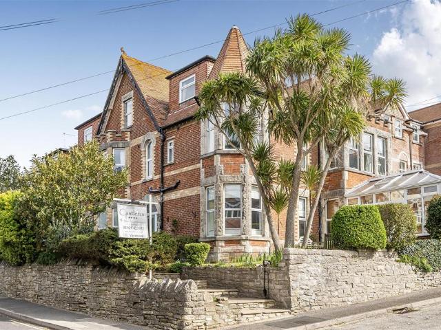 15 bedroom detached house for sale