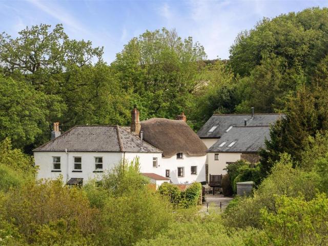 15 bedroom detached house for sale
