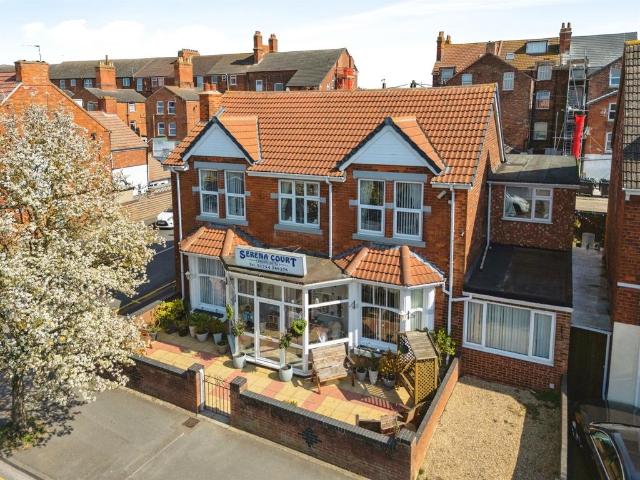15 bedroom detached house for sale