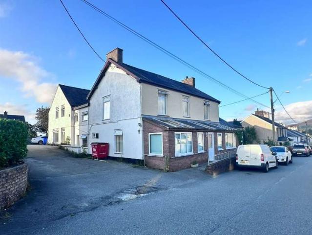 15 Bedroom Detached House