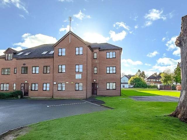 15 Bedroom Flat