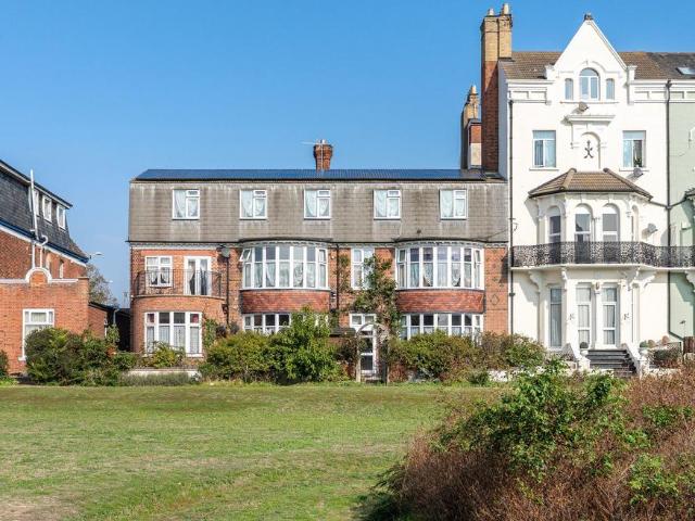 15 bedroom house for sale