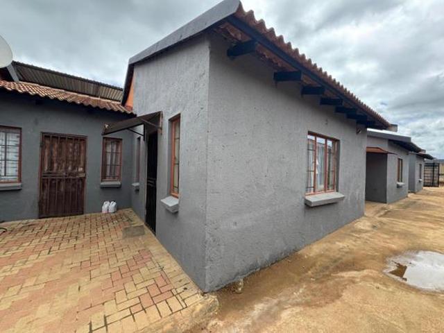 15 Bedroom House in Barberton
