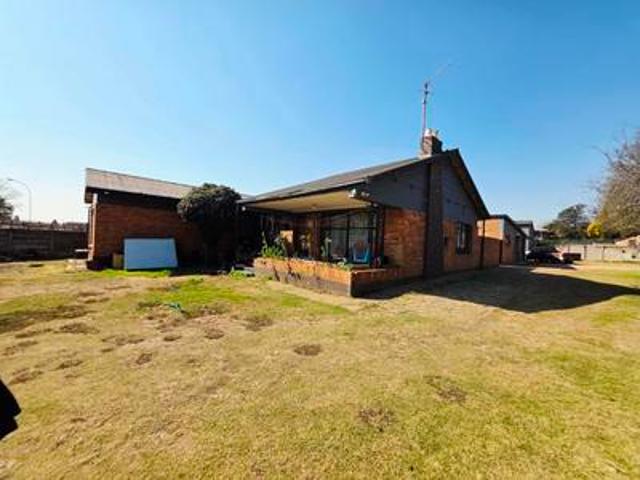 15 bedroom investment property on th.
