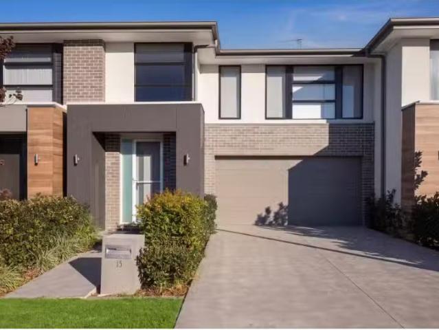 15 Bielski Crescent, Oran Park Townhouse for rent Listed by R.