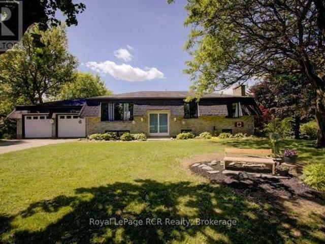 15 Booth Street E, Mapleton, ON, N0G 2K0 house for sale | Listing ID X13462 | Royal LePage