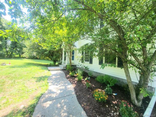 15 Blue Jay Drive