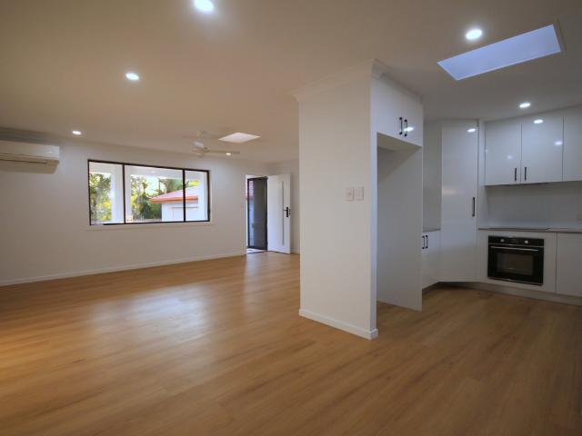 1/5 Brittney Court, Ashmore