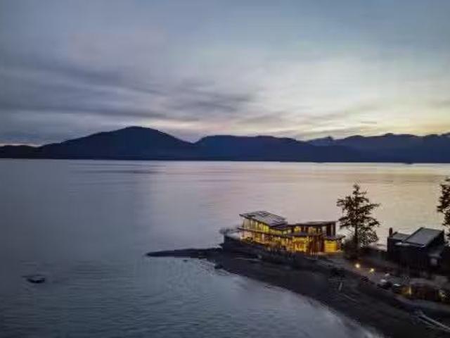 15 Brunswick Beach Road, Lions Bay, BC, V0N 2E0 house for sa.