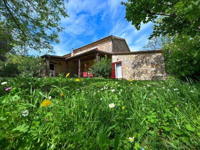 15 Camere Proprieta' di Campagna Toscana In Vendita. 703m² Manciano