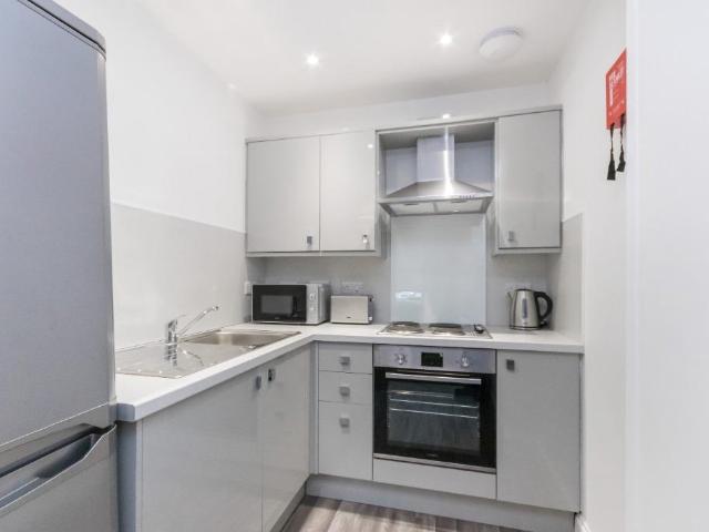15 Caledonian Place, City of Edinburgh, EH11 2AP, United Kingdom | 1 bed apartment for rent #138775740 | Rentberry