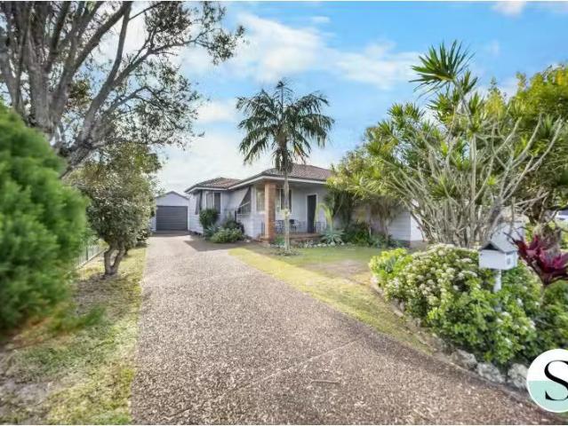15 Carawa Street, Blacksmiths House for rent Listed by Rebecc.