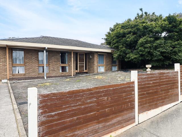 15 Carnarvon Drive