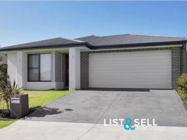 15 Chesham Avenue, Oran Park House for rent Listed by Your Pr.