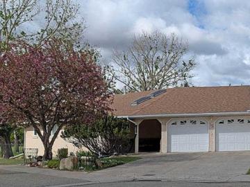 15 Chinook Crescent West, Claresholm, AB, T0L 0T0 house for sale | Listing ID A2313 | Royal LePage