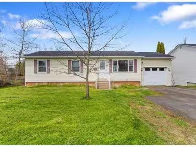 15 Coronation Crt, Oromocto, NB, E2V 2M9 house for sale Lis.