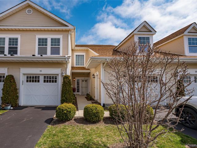 15 Cricket Ct, Shirley, NY 11967 | MLS #983473