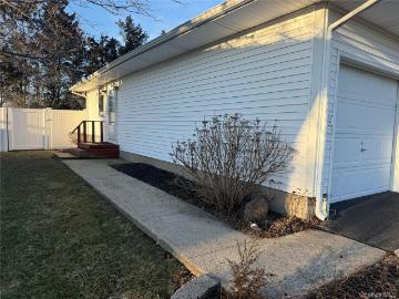 15 Donald St, Port Jefferson Station, NY 11776 | MLS #999991