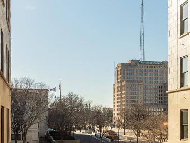 15 E Kirby Street # 206