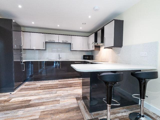 15 Ecco, 2 bedroom, Apartment