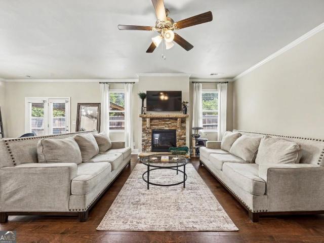 15 Eastcreek Court