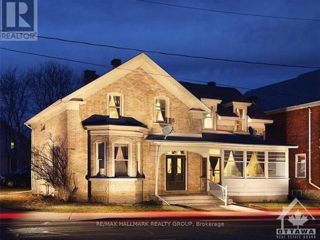 15 Elmsley St N Street, Smiths Falls, ON, K7A 2G4 house for lease | Listing ID X13436 | Royal LePage