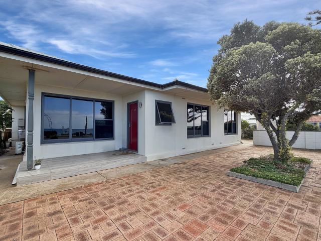 15 Esplanade, Tumby Bay