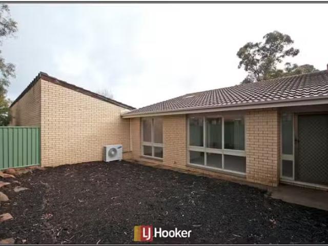 15 Epenarra Close, HAWKER Townhouse for rent Listed by Leasin.