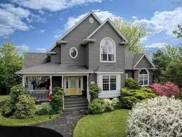 15 Evergreen Crescent, Lantz, NS, B2S 1V9 Luxury House for s.