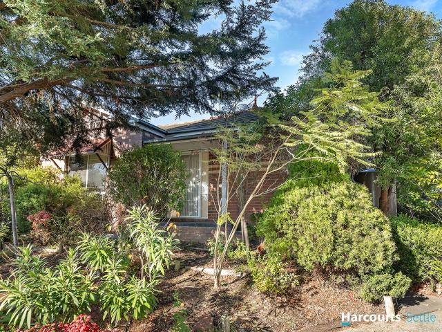 15 Feathertop Chase, BURWOOD EAST, VIC 3151