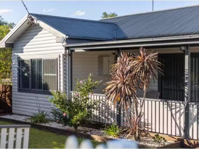 15 Flett Street, Taree House for rent Listed by Lethanyal Per.