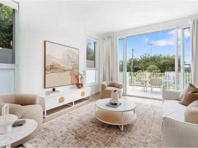 1/5 Gannons Road, Caringbah House for rent Listed by Michaela.
