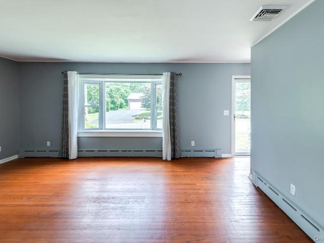 15 Genesee Avenue