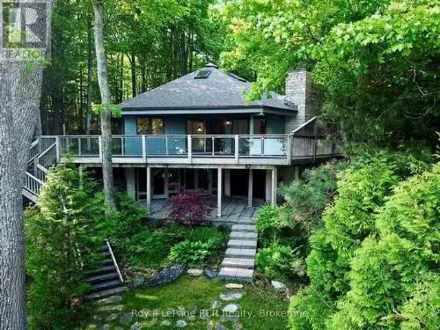 15 Georgian Drive, Northern Bruce Peninsula, ON, N0H 1W0 Lux.