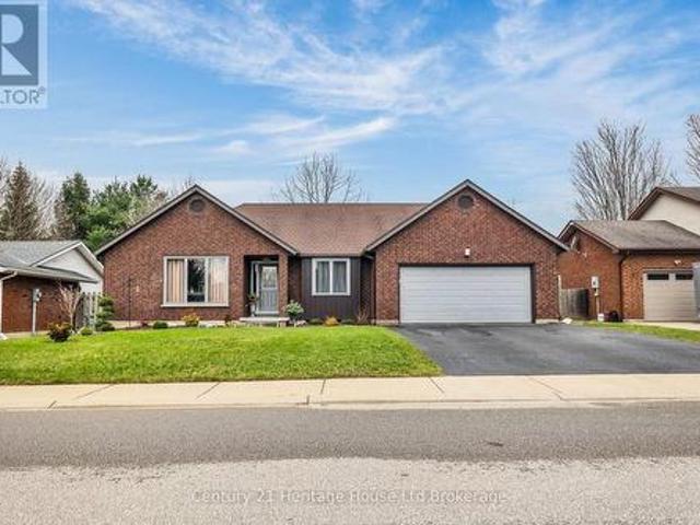 15 Gibson Drive, Tillsonburg, ON, N4G 5G4 house for sale | Listing ID X13012 | Royal LePage