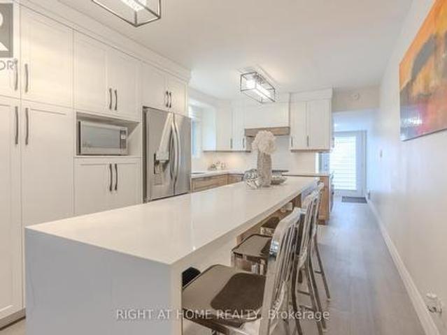 15 Hamstead Avenue, Toronto, ON, M4C 2S3 house for sale | Listing ID E13813 | Royal LePage