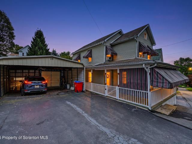 15 Harlem Avenue