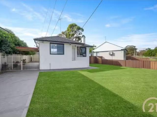 15 Hayes Avenue, South Wentworthville House for rent Listed b.