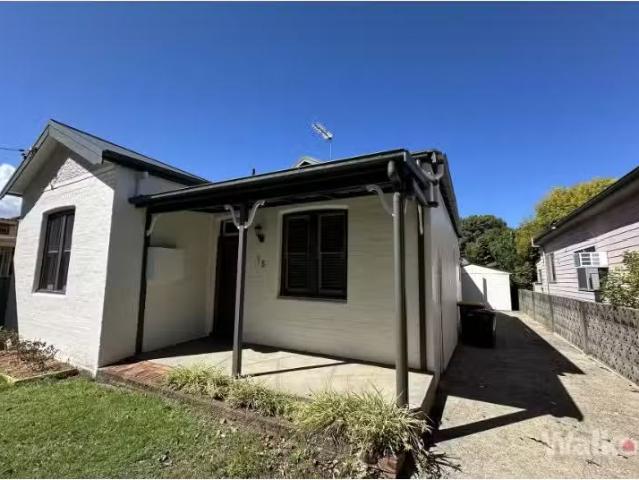 15 Henson Avenue, Mayfield East House for rent Listed by Walk.