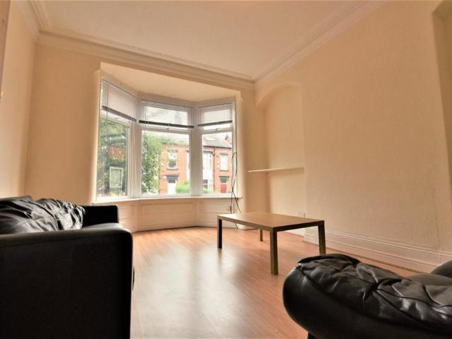 15 Headingley Avenue 6 bed house to rent £2,314 pcm £534 pw