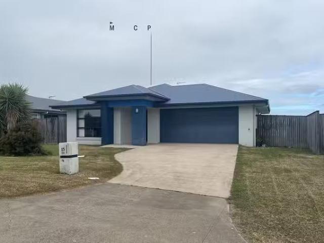 15 Hinkler Court, Rural View, QLD 4740