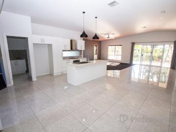 15 High Central RoadMacleay Island QLD 4184, Australia